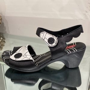 Clamp Sandals Leather Black/ White Design Size 9/9.5”